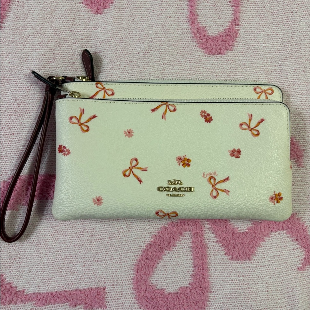 Authentic Coach Bow Double Wristlet Cream Leather Wristlet with Pink Bow Print